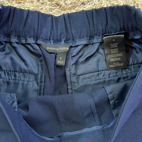 Banana Republic Women’s Tapered Pull-On Pants Navy, Size 4 (New) - Picture 6 of 9